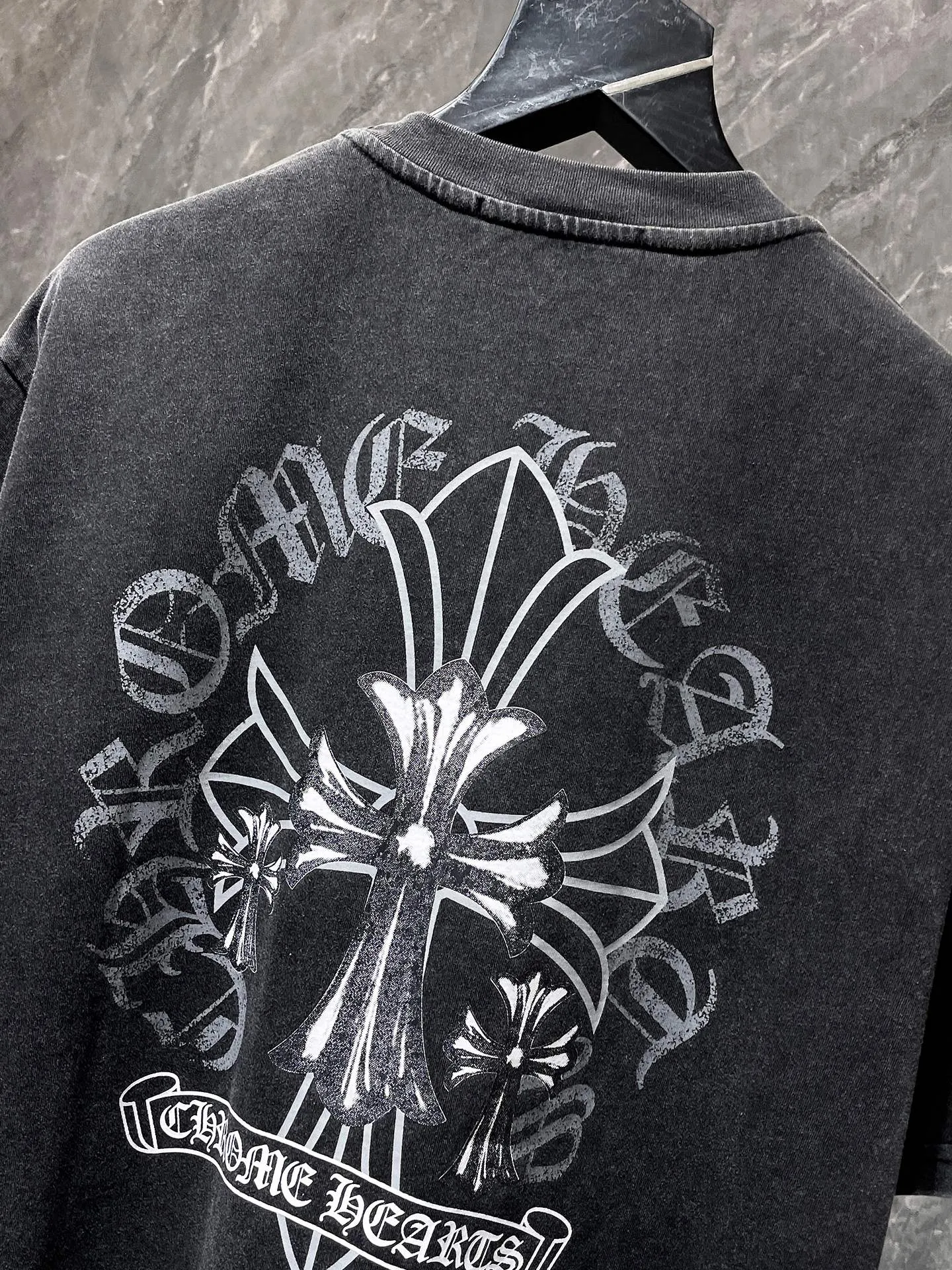 P160 new Chrome Hearts 25ss washable model for summer! ! High gram weight, environmentally friendly and high-quality top-quality fabric 280g Kromat Sanskrit cross metal buckle washable short-sleeved counter synchronization 1:1 replica version Recommended color: black Size: S, M, L, XL
